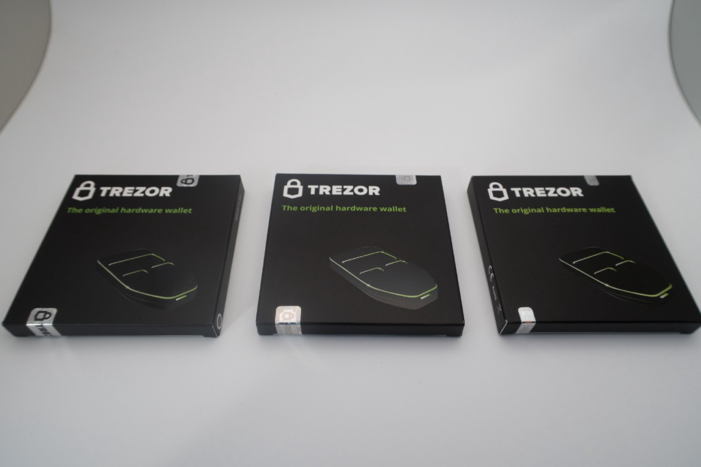 trezor model one review boxes