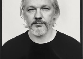 Anonymous Bitcoiner Donates 8 BTC Worth Almost $500k To Help Julian Assange Return Home