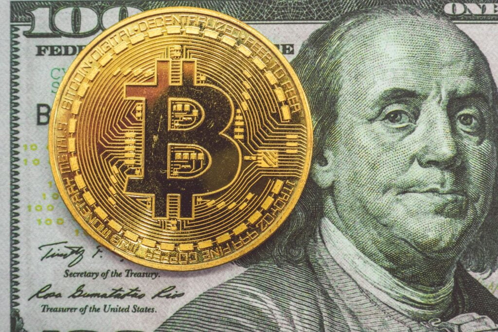 Bitcoin și Dolar