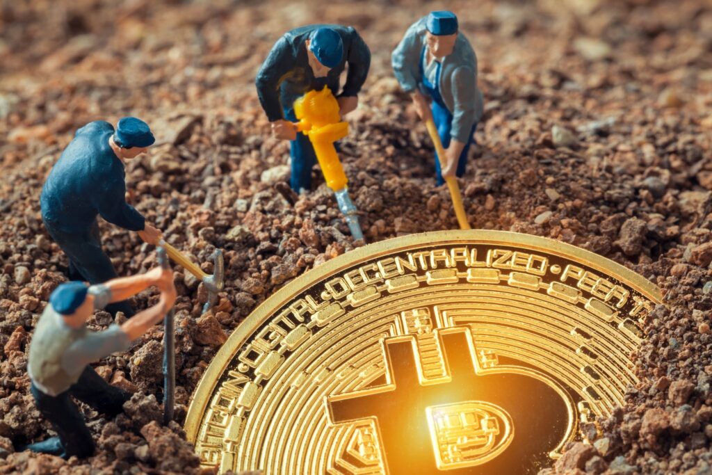 Simplu explicat: ce este mineritul de Bitcoin și cum funcționează?