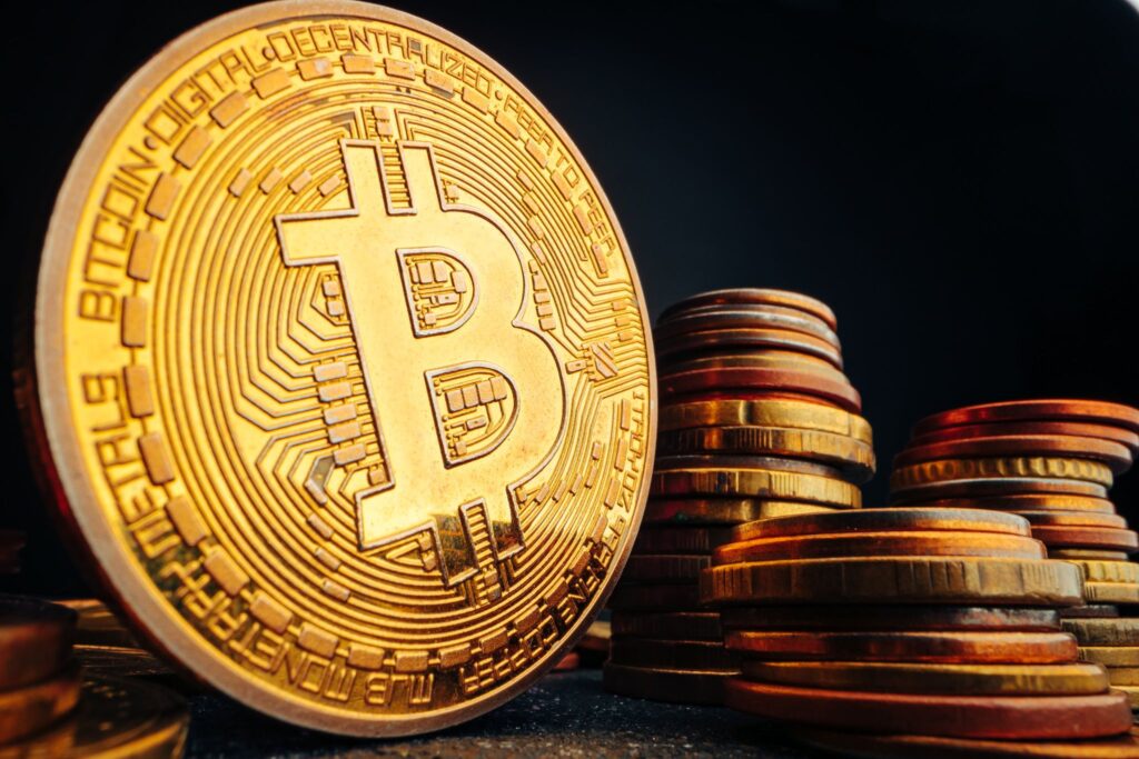 Bitcoin.com scos la vânzare; Capitalizarea totală a monedelor atinge $2 trilioane