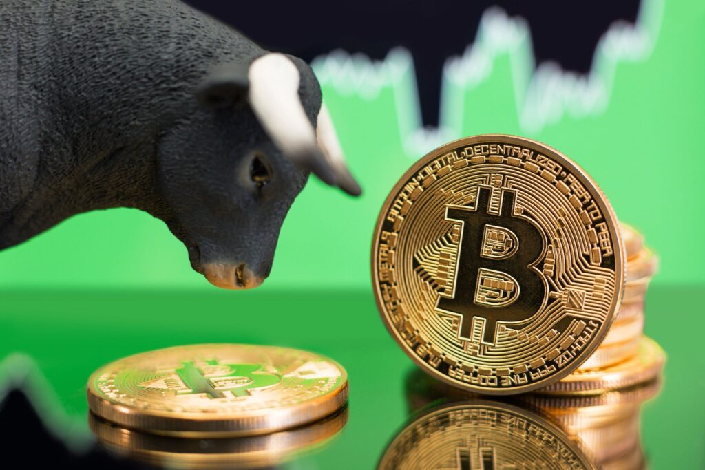 Bitcoin – ATH la $63,000. Interesul total la maxim istoric