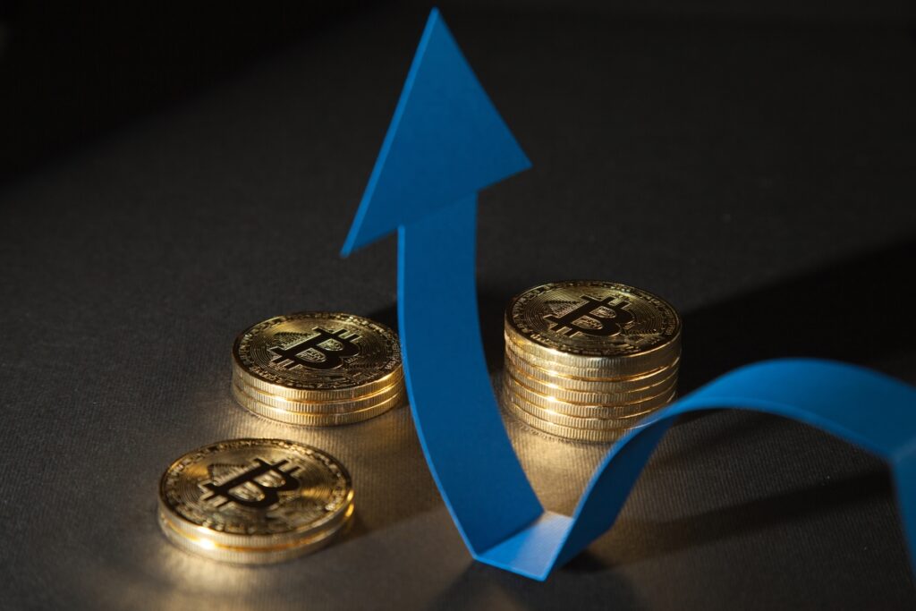 Prețul Bitcoin crește $3,000 (8%) după ce testează suportul de la $40K