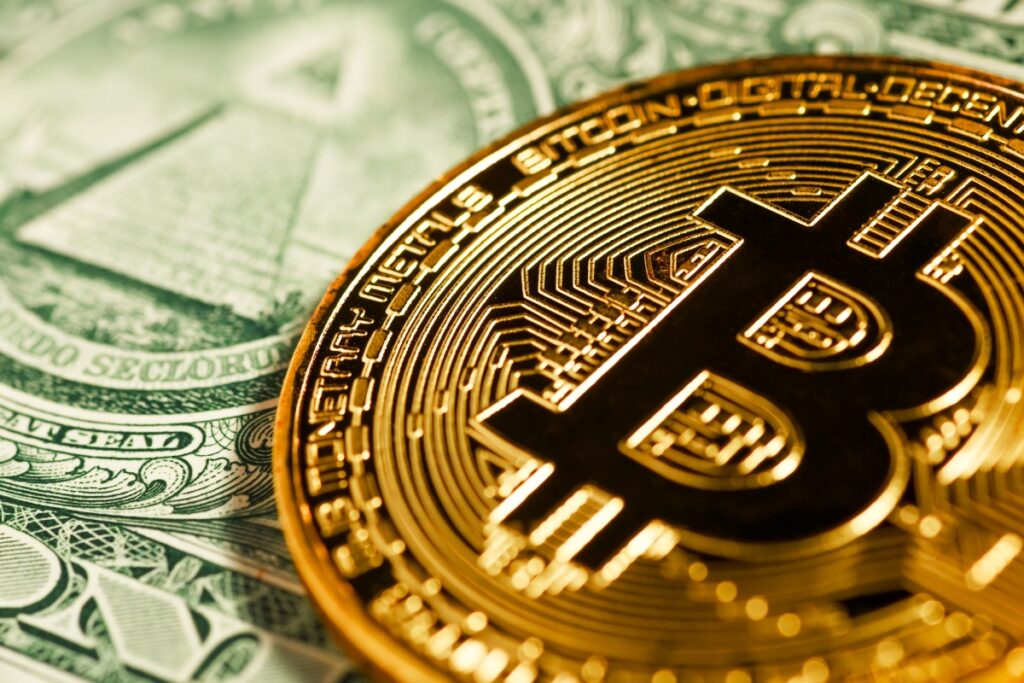 Bitcoin țintește $50,000. Dolarul se retrage după ce a atins maximul ultimului an