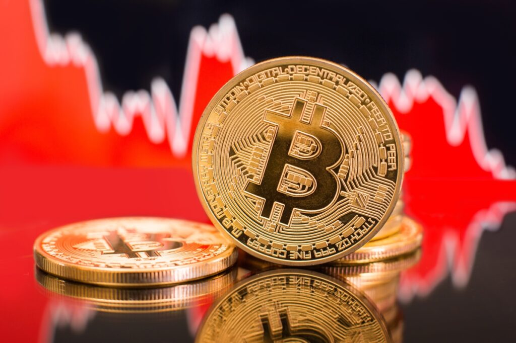 Bitcoin a corectat peste 10% după stabilirea noului ATH. Rata de funding scade
