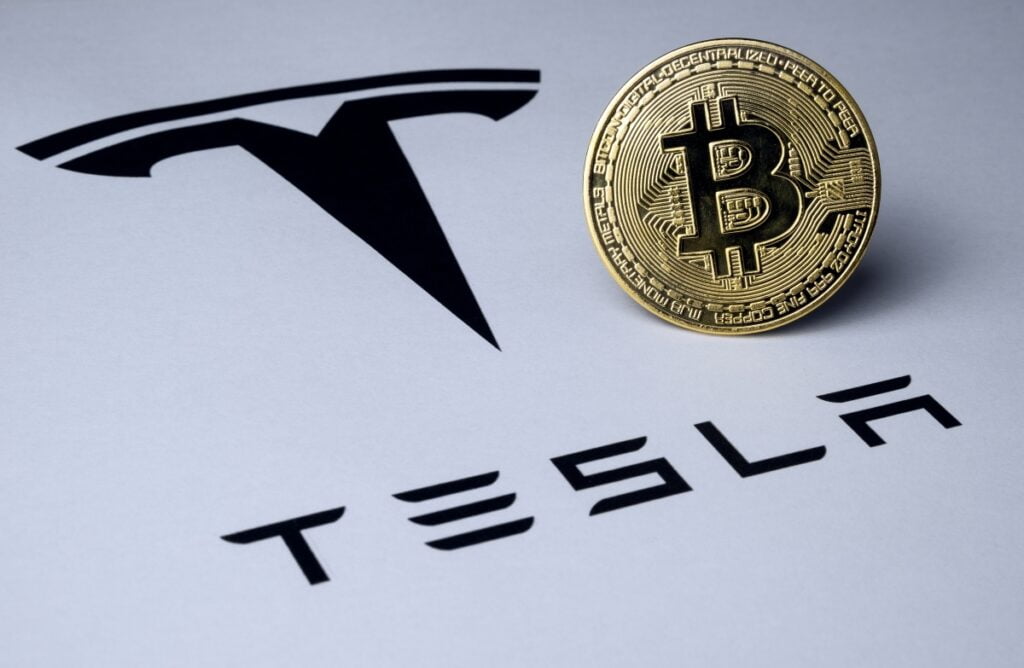 Bitcoin respinge de la $66K iar Tesla scade 4% după ce Elon Musk avertizează că ar putea vinde și mai multe acțiuni