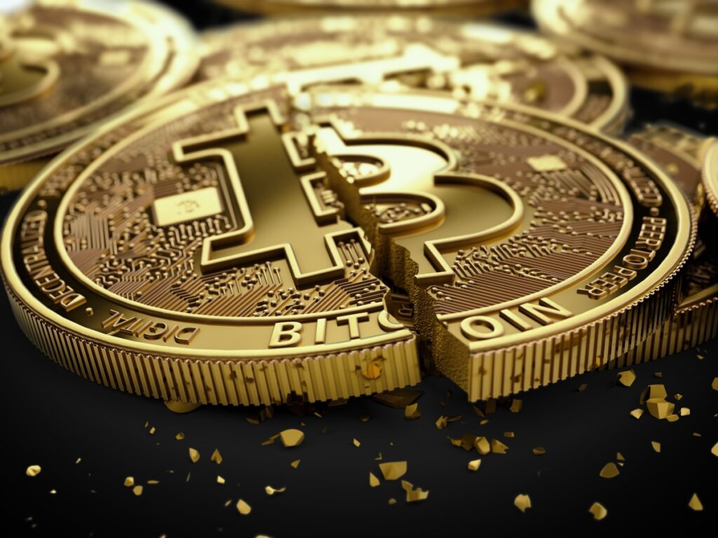 Prețul Bitcoin ar putea să scadă sub $30,000, minimul lunii Septembrie