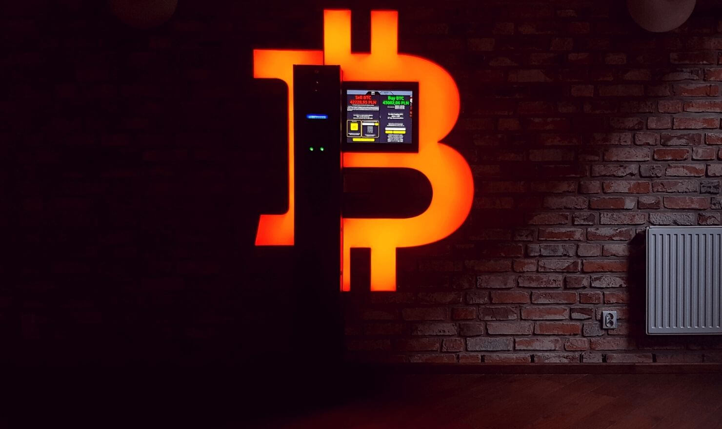 Bitcoin ATM - ce sunt, cum să le folosești și cum funcționează