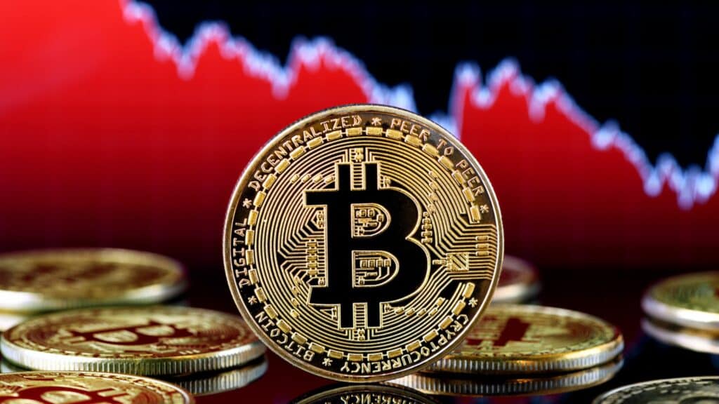 Bitcoin scade sub $62.500, înainte de o ușoară redresare
