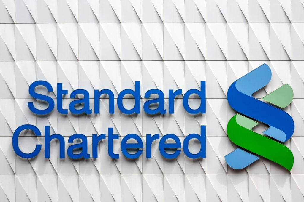 Standard Chartered va oferi servicii de custodie pentru Bitcoin și crypto în UE